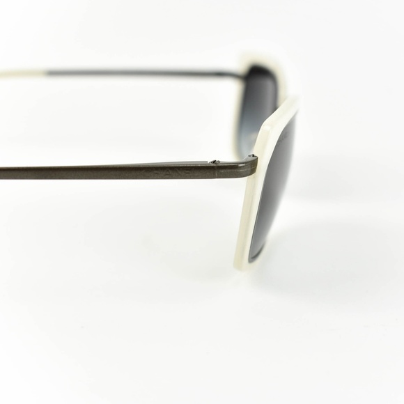 CHANEL Pearl/Antique Silver Logo Sunglasses (gc) - Picture 6 of 8